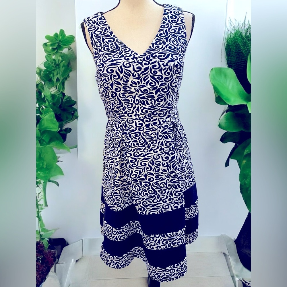 Blooming Rose Sleeveless Vneck Navy & White summer Dress Sz M